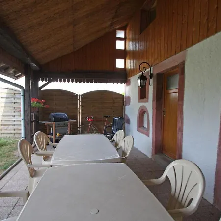 Authentique Avec Terrasse Couverte, 16 Km De Gerardmer, 4 Chambres, Equipement Bebe, Wi-fi Inclus - Fr-1-589-231 בית נופש Aumontzey
