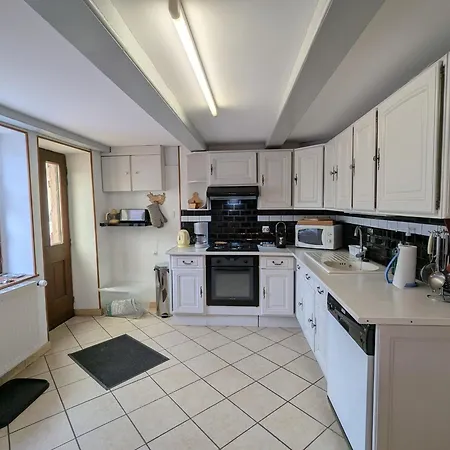 Authentique Avec Terrasse Couverte, 16 Km De Gerardmer, 4 Chambres, Equipement Bebe, Wi-fi Inclus - Fr-1-589-231 Aumontzey