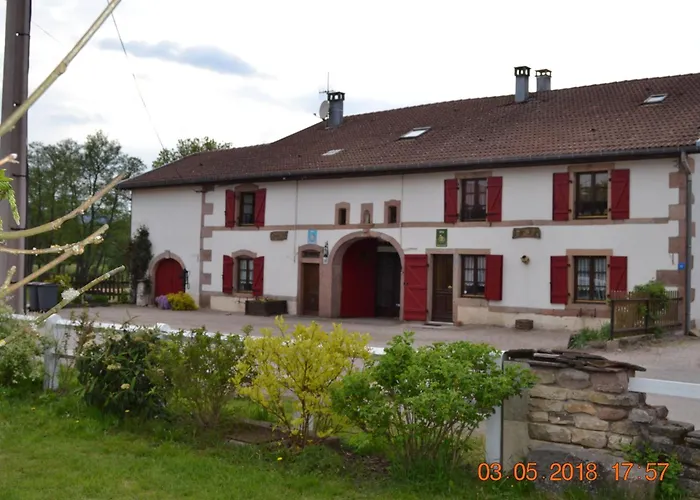 Prázdninový dům Authentique Avec Terrasse Couverte, 16 Km De Gerardmer, 4 Chambres, Equipement Bebe, Wi-fi Inclus - Fr-1-589-231 Aumontzey